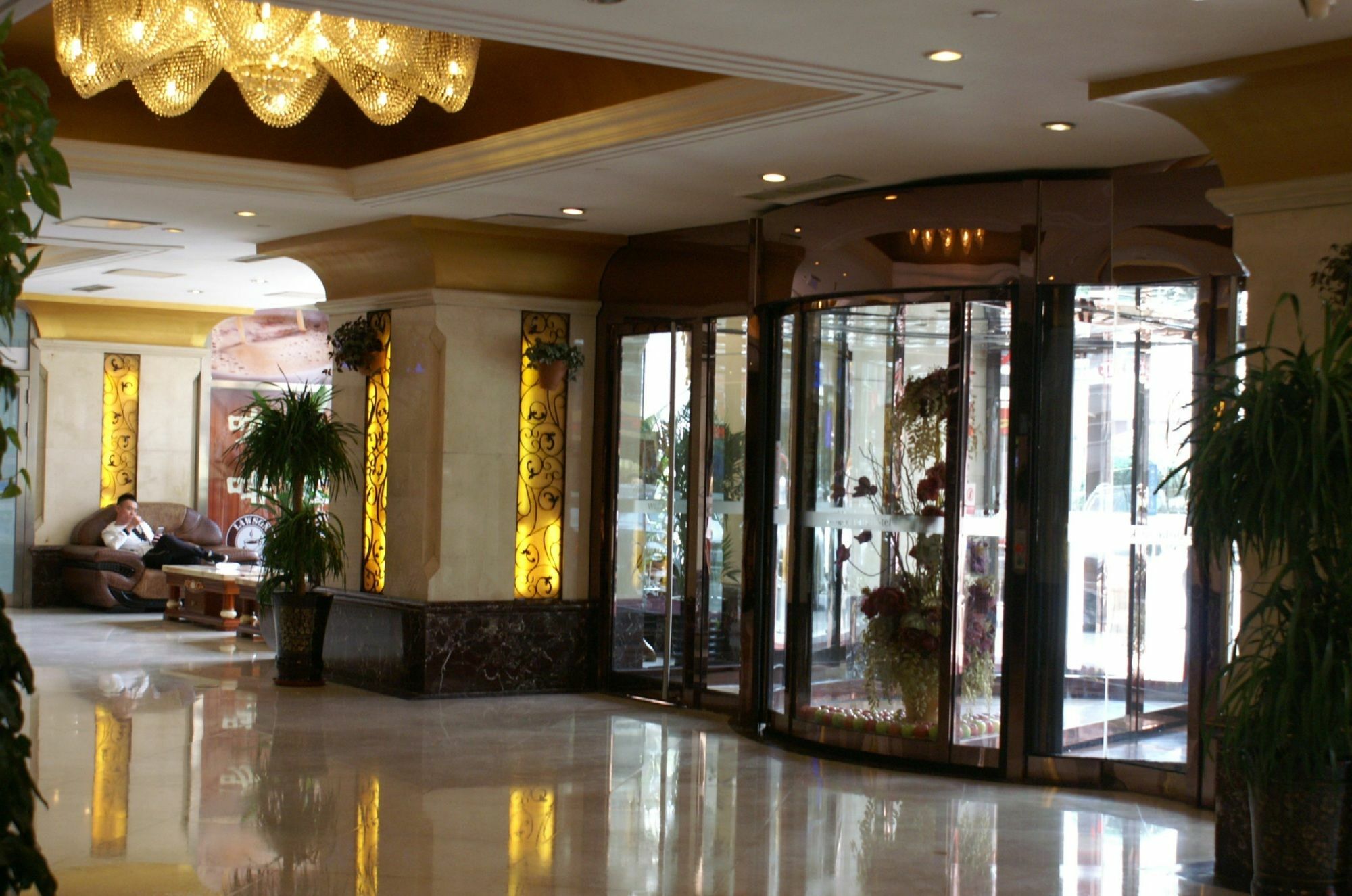 Dalian New Garden Hotel Екстер'єр фото