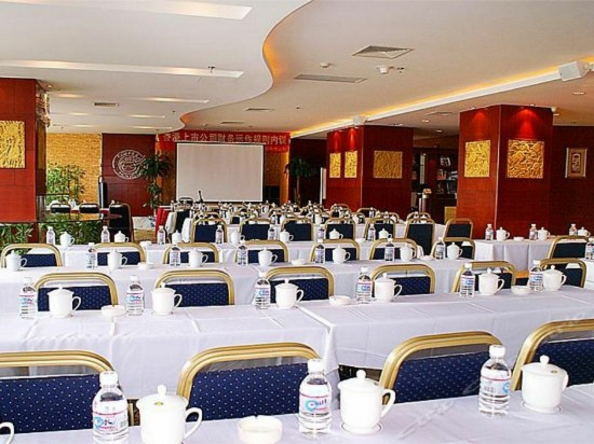 Dalian New Garden Hotel Екстер'єр фото